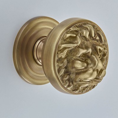 Croft 1734 Lions Head Centre Door Knob