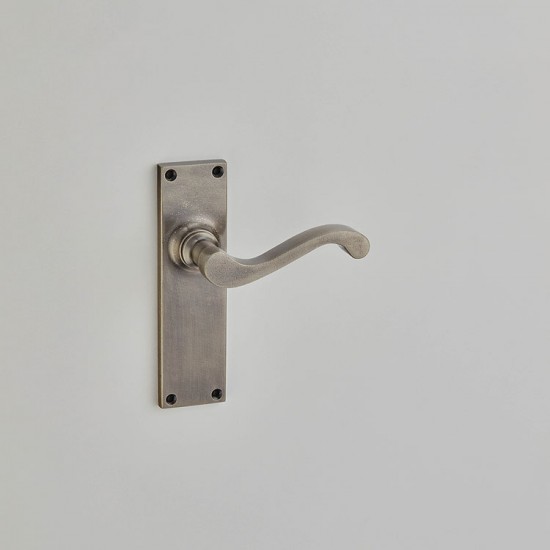 Croft 2095L Sheringham Door handle on Square Backplate 