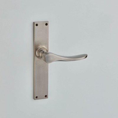 Croft 2109L Cambridge Door handle on square backplate 