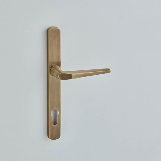 Croft 2201E Brockton Door handle on square backplate 