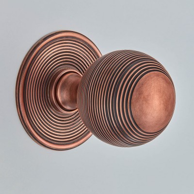 Croft 6407 Large Reeded Ball Centre Door Knob