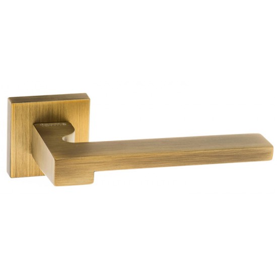 Atlantic UK Forme Ginevra FMS430 Door Handle on a Square Minimal Rose