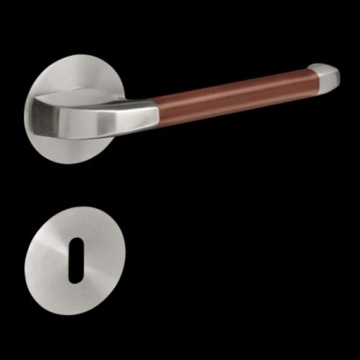 Plan-Design by Karcher Kent EPL96 Door Lever Handle on a Flush Rose with Leather Handle