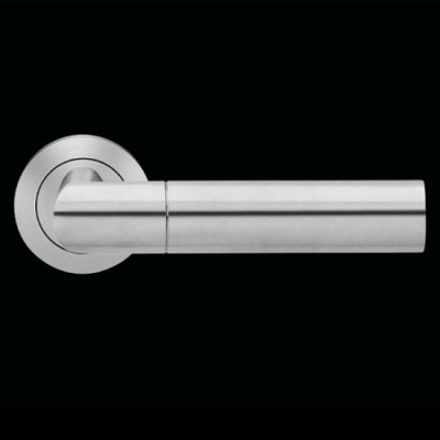 Karcher Design Oregon ER48 Door Lever Handle on a Round Rose