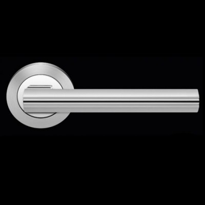 Karcher Design Chicago R220 Door Lever Handle on a Round Rose