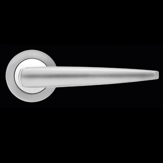 Karcher Design Denver R230 Door Lever Handle on a Round Rose