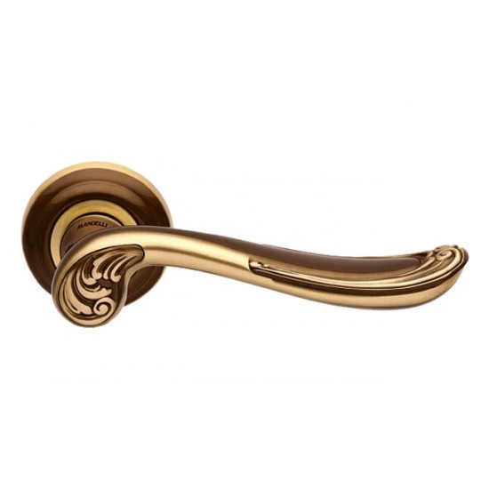 Mandelli Lord Door Handle on a Rose