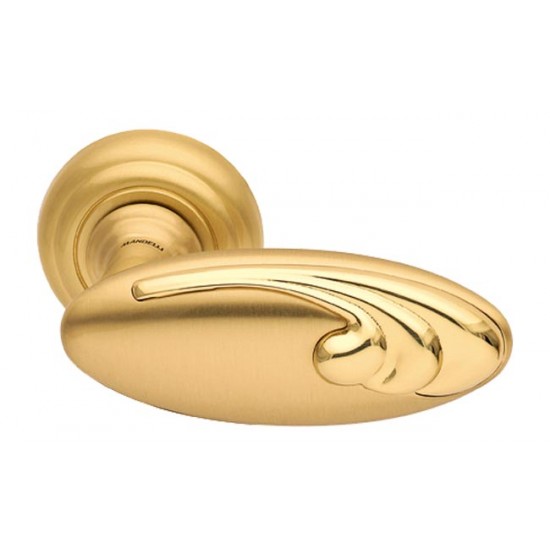 Mandelli Olly Door Handle on a Rose