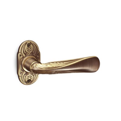 Mandelli Rex Door Handle on a Rose