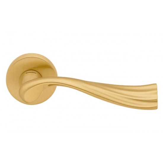 Mandelli River Door Handle on a Rose