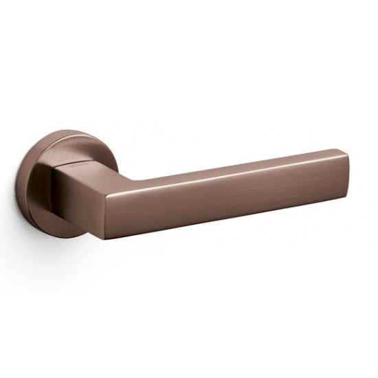 Olivari Planet Door Handle on a Round Rose 