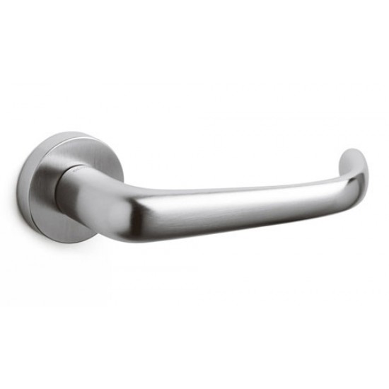 Olivari Clinica 140 Door Handle on a Round Rose 