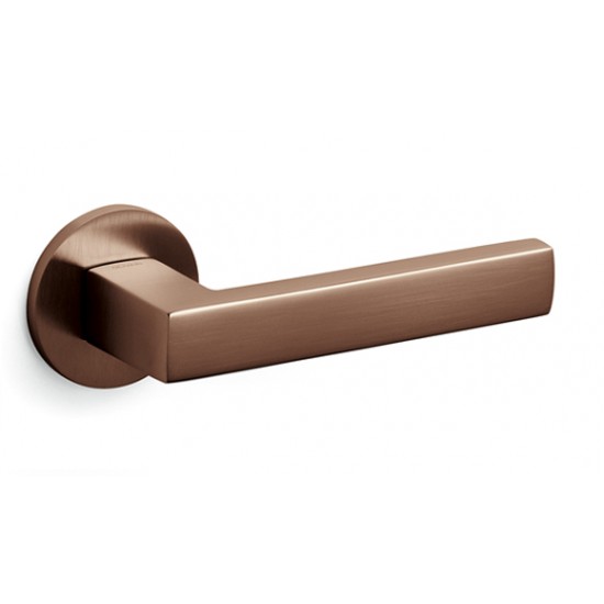 Olivari Planet Low Door Handle on a Round Rose 