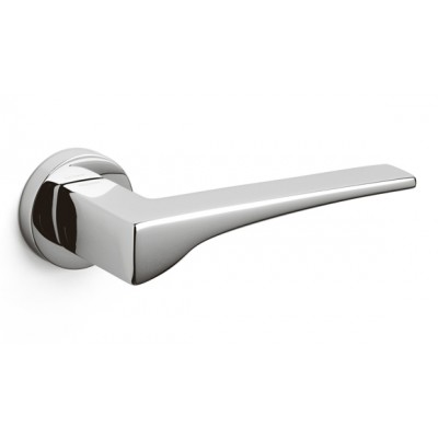 Olivari Madison Door Handle on a Round Rose 