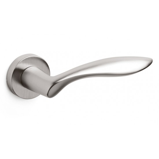 Olivari Ondo Door Handle on a Round Rose 