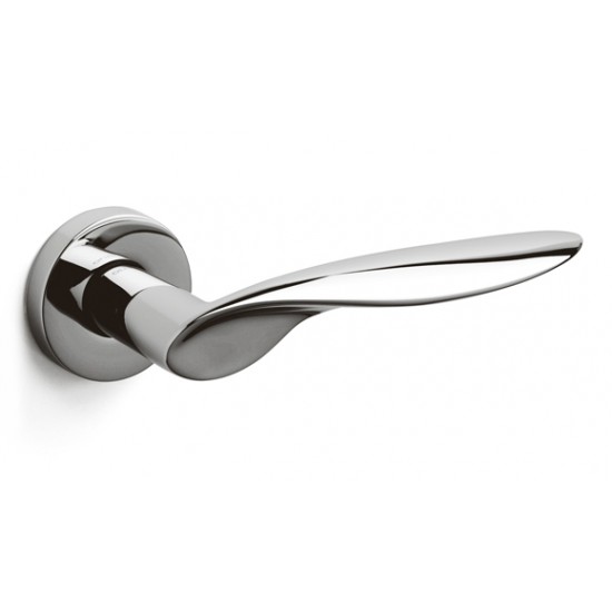 Olivari Wind Door Handle on a Round Rose 