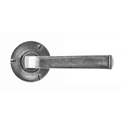 Finesse Design Allendale Range Latch Door Handle on a Rose in Pewter