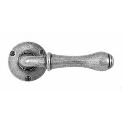 Finesse Design Derwent Range Latch Door Handle on a Rose in Pewter