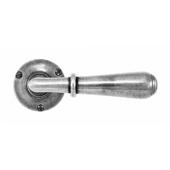 Finesse Design Fenwick Range Latch Door Handle on a Rose in Pewter