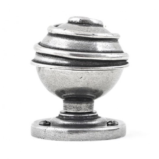 Finesse Design Swirl Range Door Knob on a Round Rose in Pewter