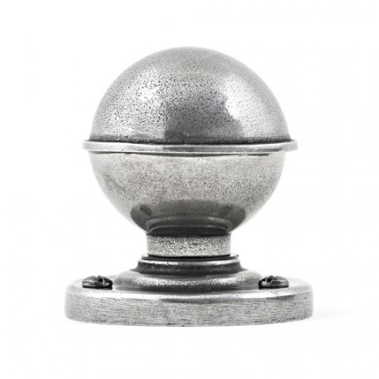 Finesse Design Pelton Range Door Knob on a Round Rose in Pewter