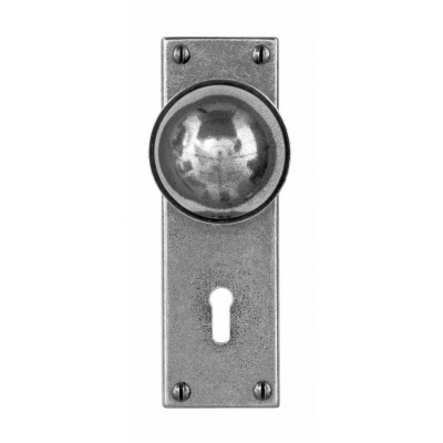 Finesse Design Pelton Range Door Knob on a Lock / Key Hole Back Plate in Pewter